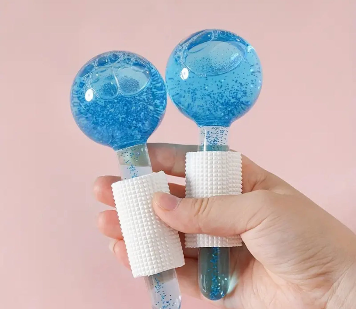 Mi rutina de skincare con accesorios: 6 productos con duración de 35-40 días y 4 accesorios.